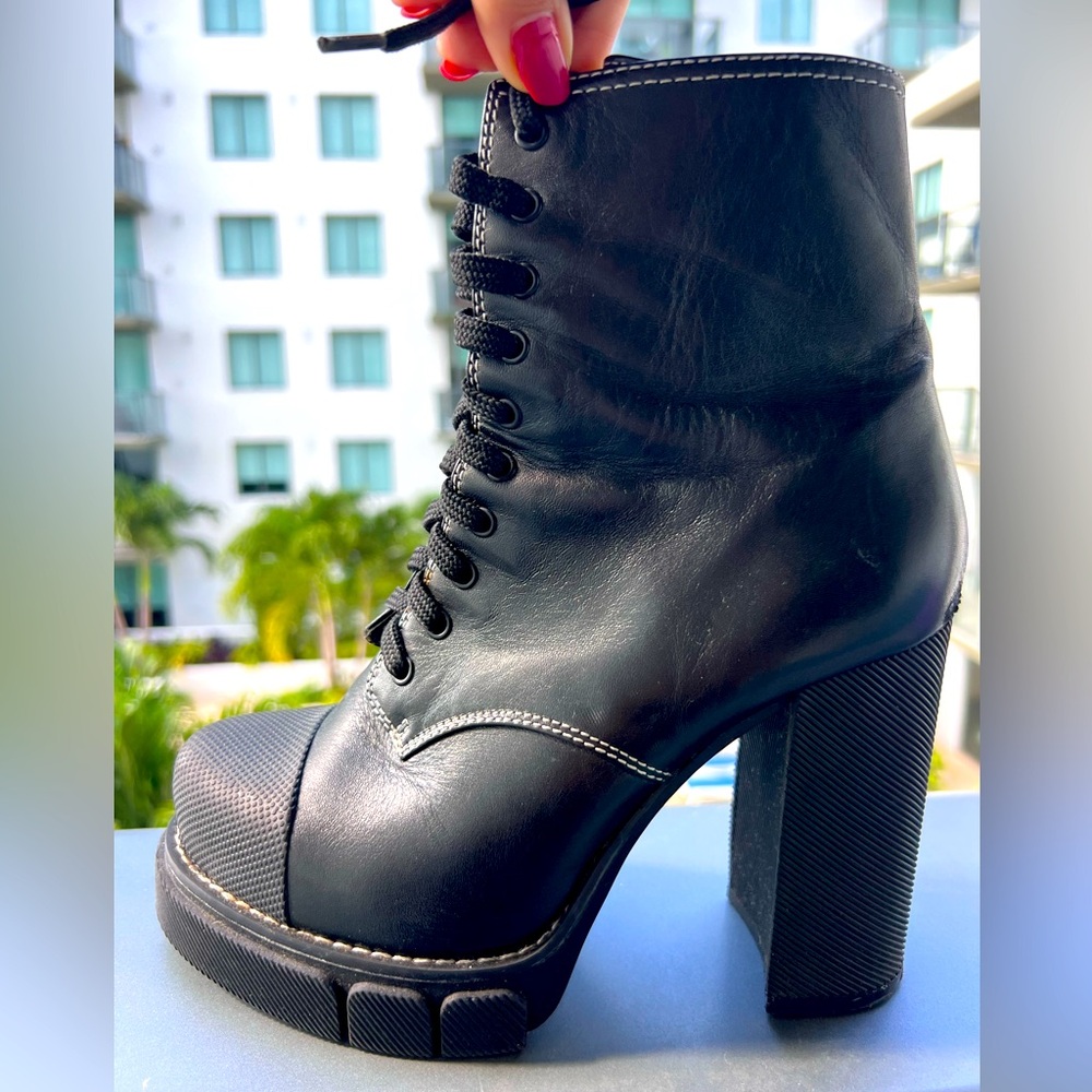 LIKE NEW ZARA WOMAN BLACK LEATHER LUXURY ANKLE PLATFORM BOOTS WITH SIDE ZIPPER